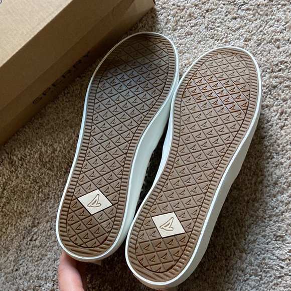 Sperry crest the cheetah sneakers - Picture 4 of 7